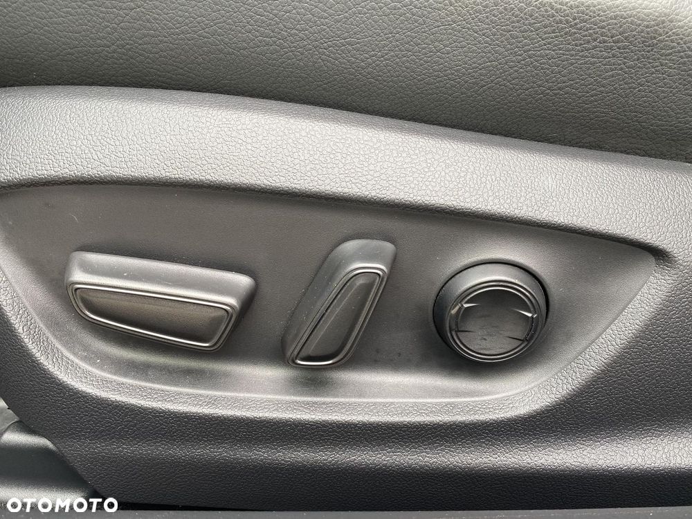 Toyota Camry 2.5 Hybrid Prestige CVT - 21