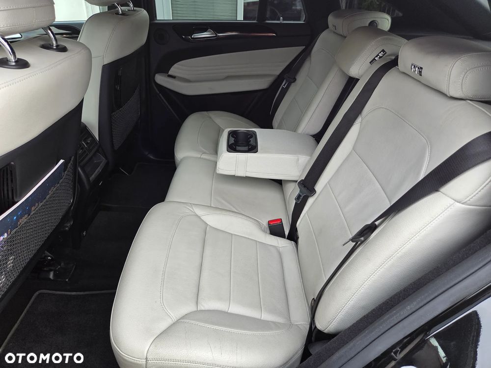 Mercedes-Benz GLE - 27