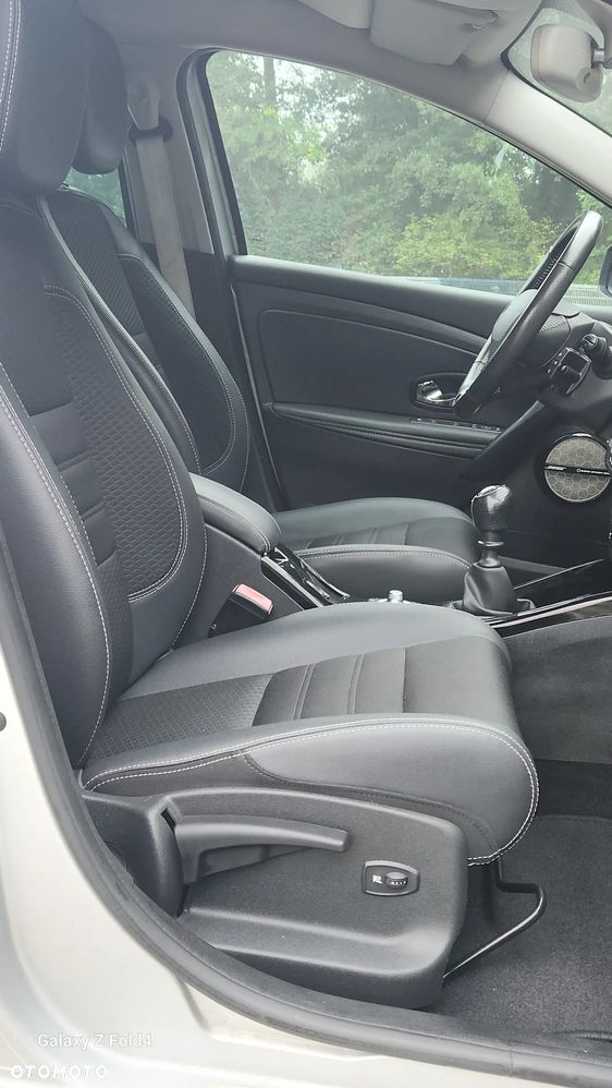 Renault Megane ENERGY TCe 130 BOSE EDITION - 29