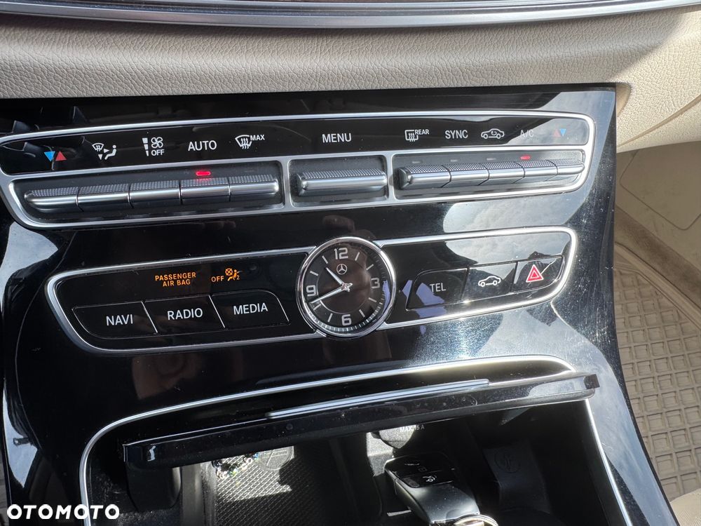 Mercedes-Benz Klasa E 220 d Business Edition 9G-TRONIC - 26