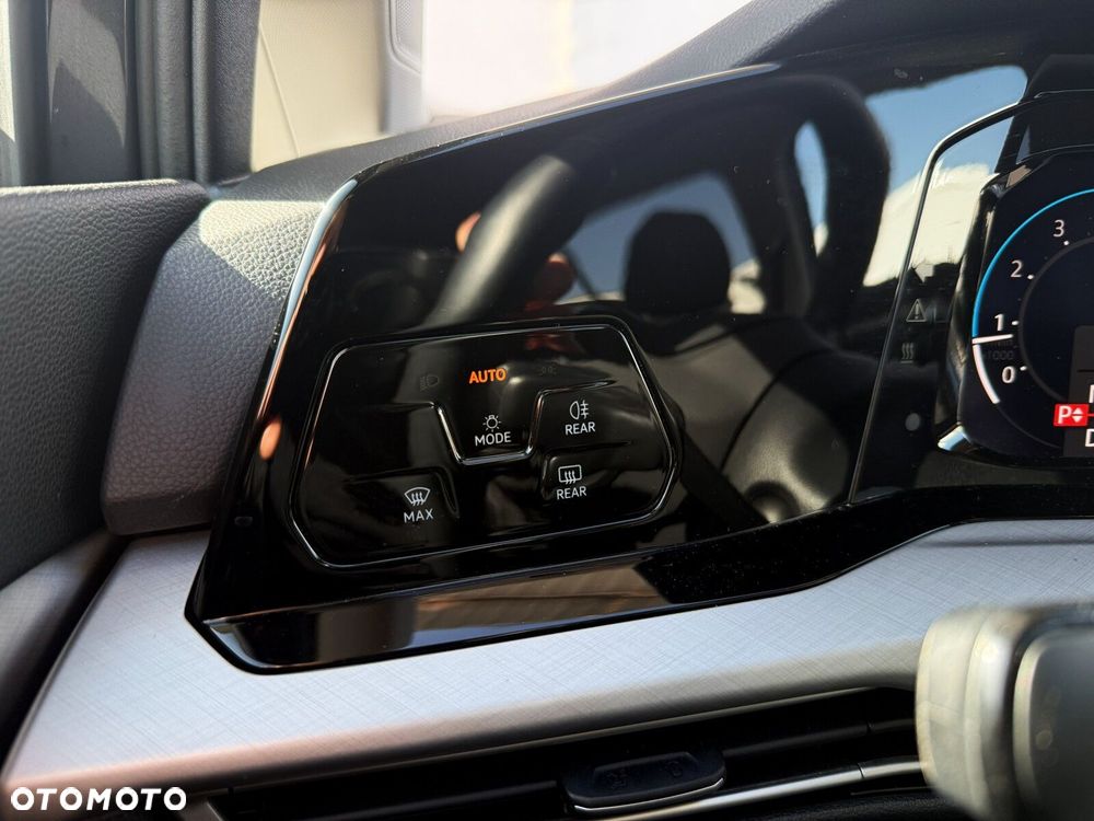 Volkswagen Golf Variant 1.5 eTSI mHEV Life DSG - 15