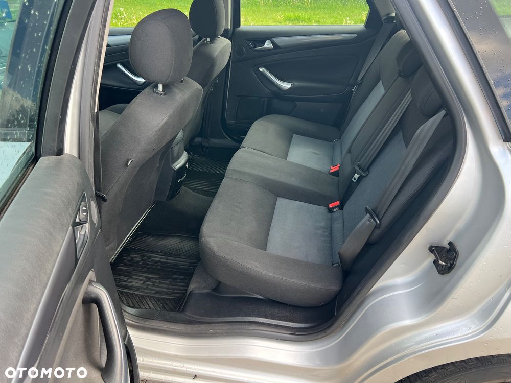 Ford Mondeo 2.0 TDCi Ambiente - 15