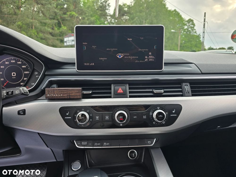 Audi A4 Avant 2.0 TDI S tronic - 32