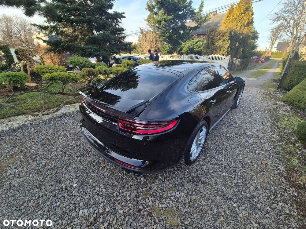 Porsche Panamera 4 E-Hybrid - 1