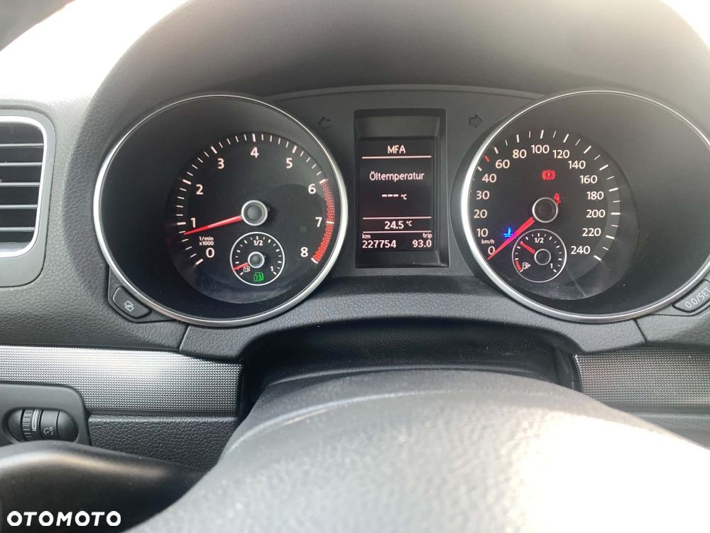 Volkswagen Golf - 8