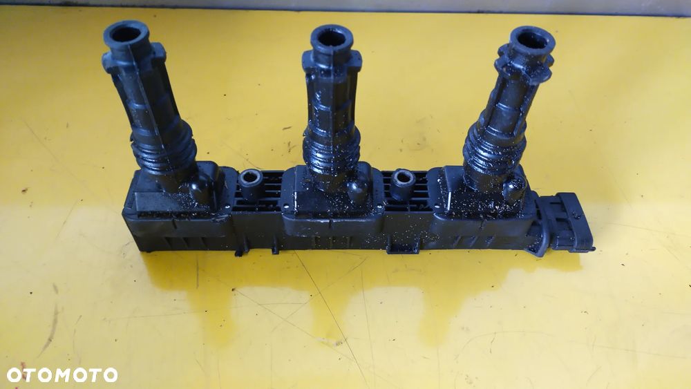 LISTWA WTRYSKOWA CORSA C - 2