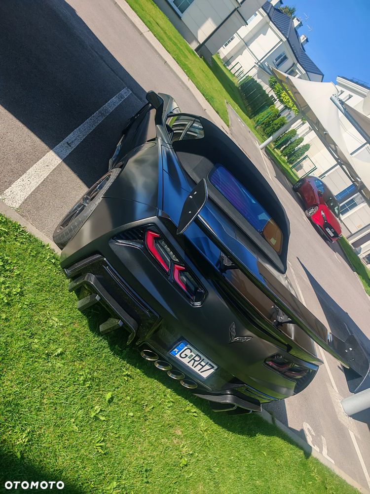 Chevrolet Corvette - 19