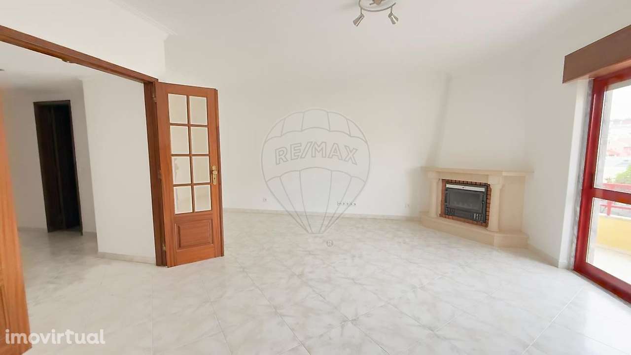 Apartamento T2 para arrendamento - Grande imagem: 2/17