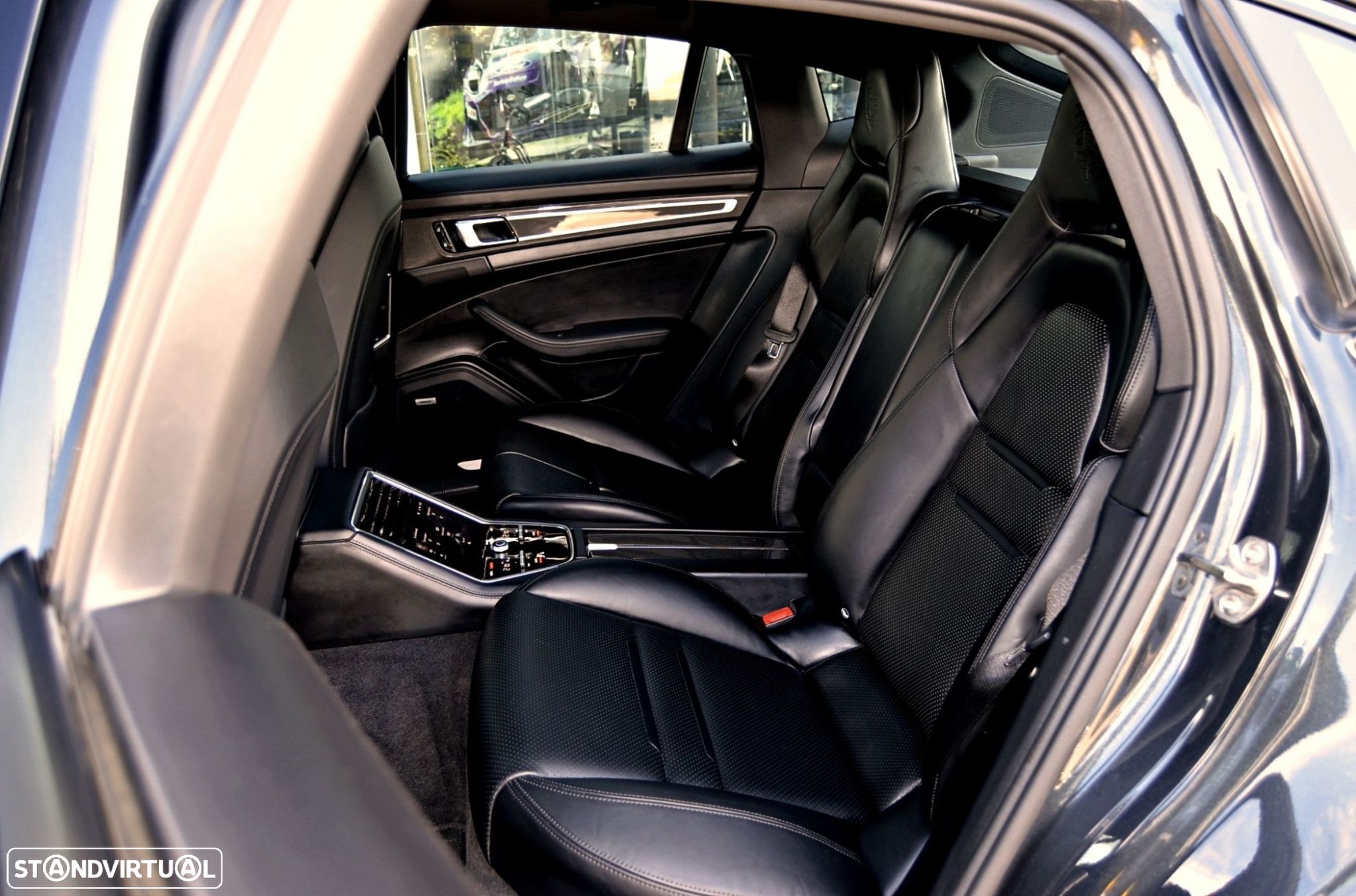 Porsche Panamera 4 E-Hybrid - 11