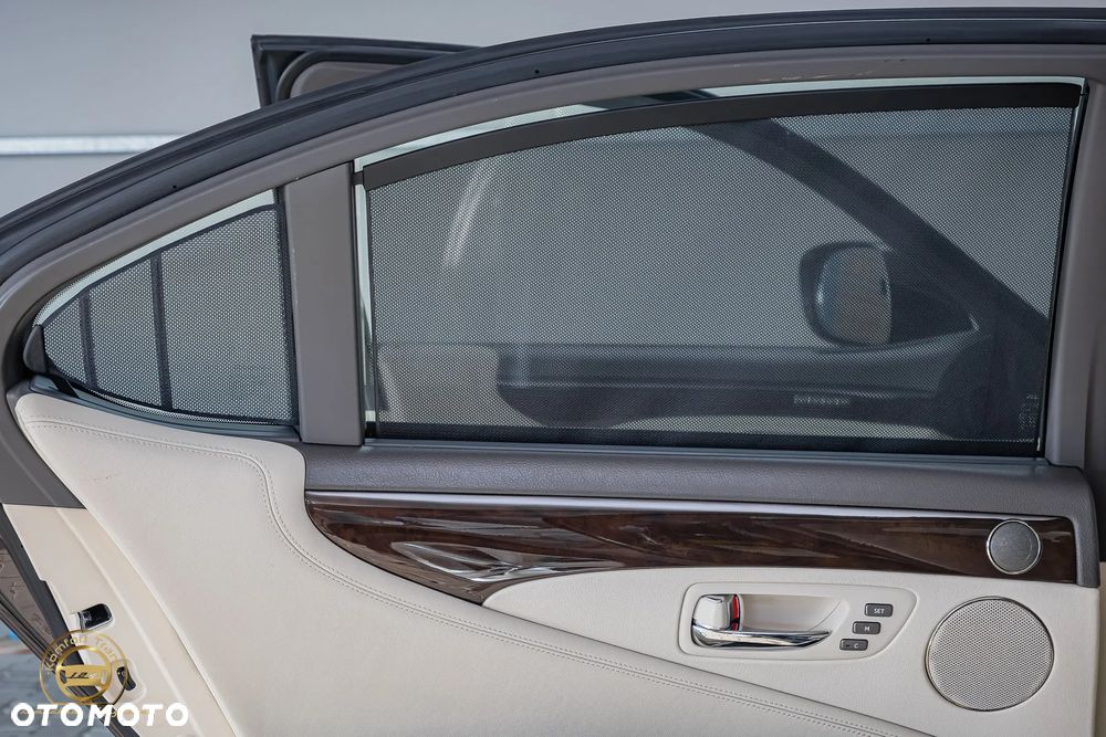 Lexus LS - 28
