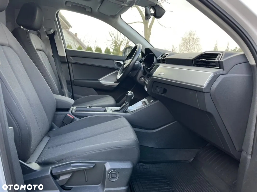 Audi Q3 2.0 TDI S tronic design - 4