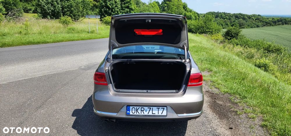 Volkswagen Passat 2.0 TDI DPF Comfortline - 29
