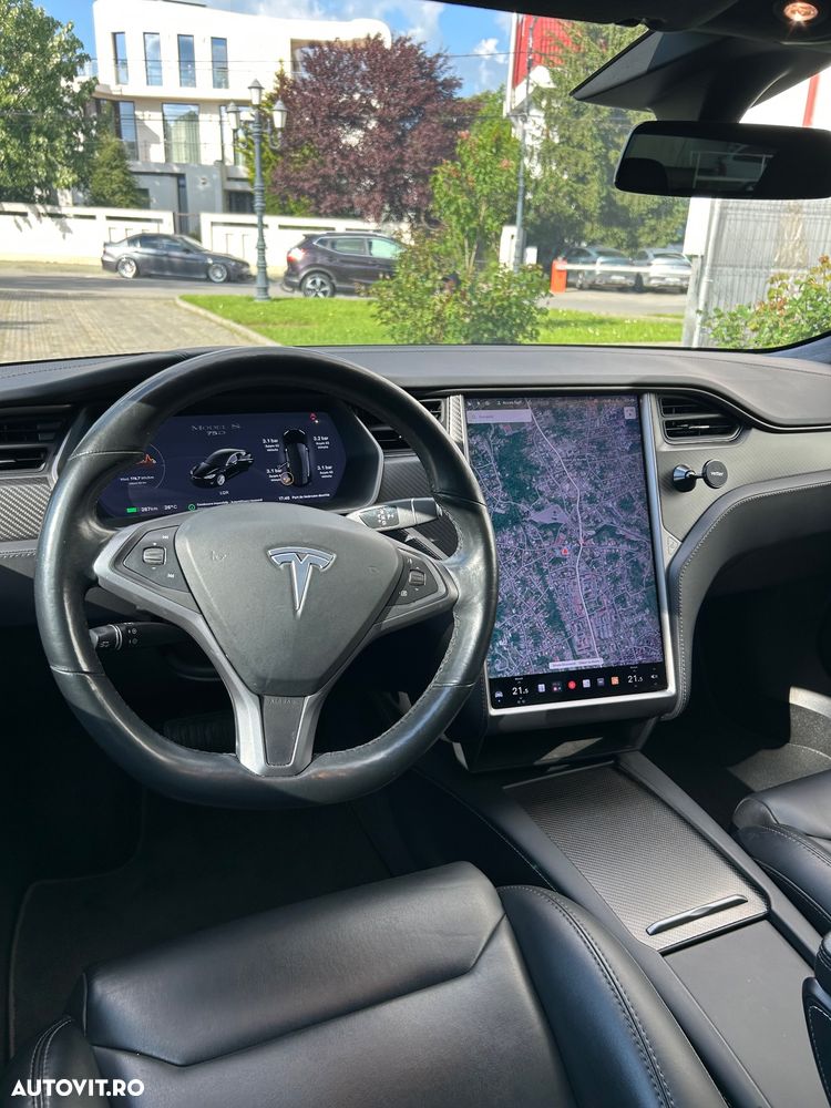 Tesla Model S - 21