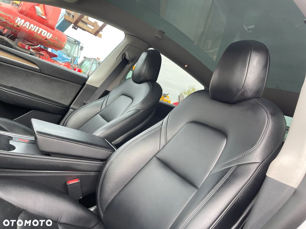 Tesla Model Y Long Range Dual Motor AWD - 21