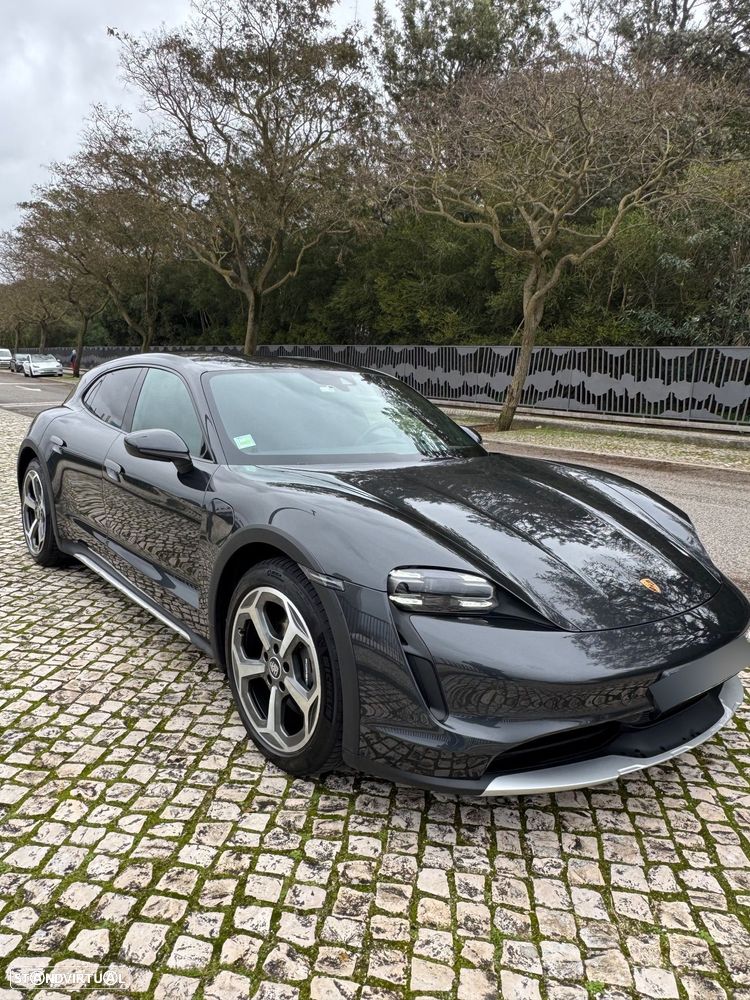 Porsche Taycan Cross Turismo 4 - 1