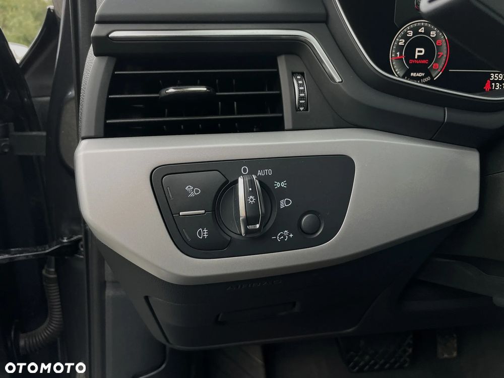 Audi A4 Avant 40 TFSI S tronic S line - 33