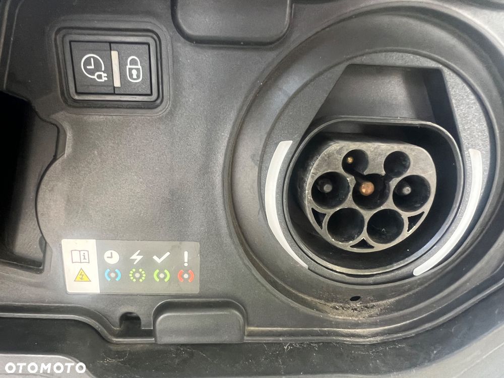 Peugeot 3008 Plug-In Hybrid 225 e-EAT8 GT - 33