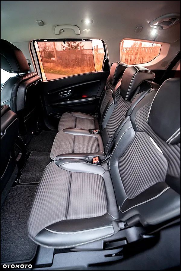 Renault Grand Scenic - 13