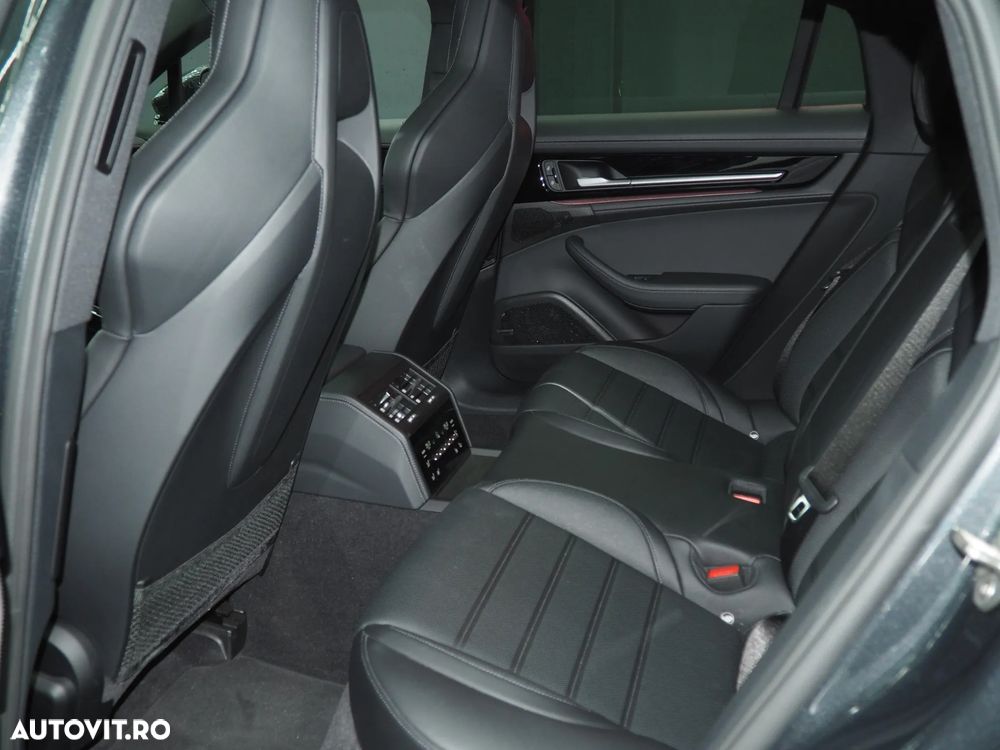 Porsche Panamera 4 - 27