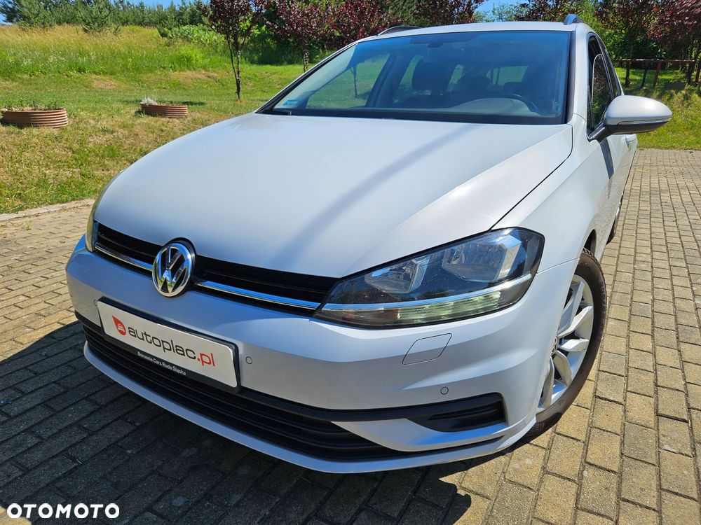 Volkswagen Golf - 1