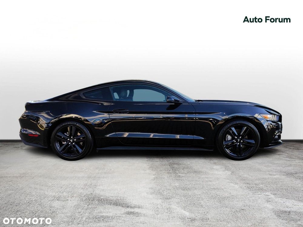 Ford Mustang - 6