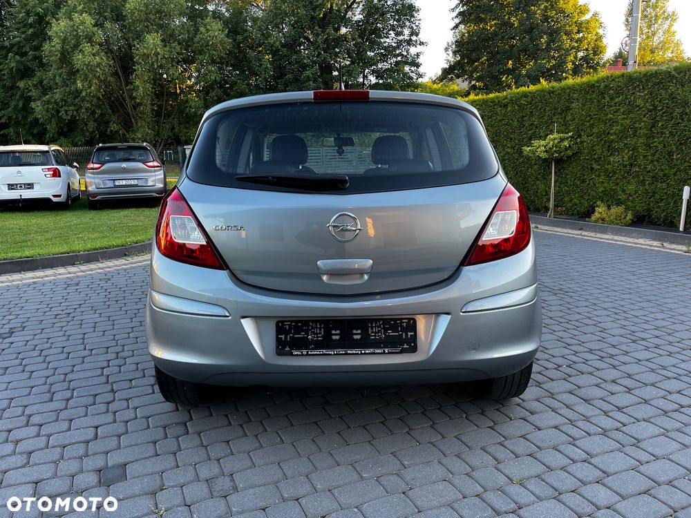Opel Corsa 1.2 16V Cosmo - 4