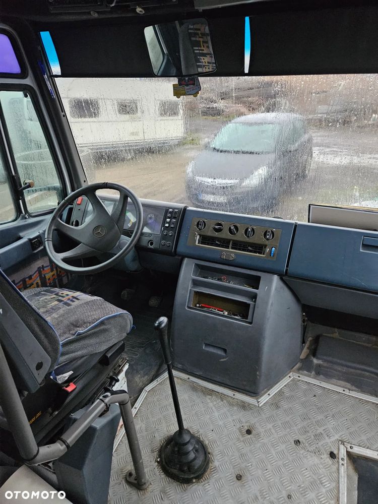 Mercedes-Benz 614 - 4