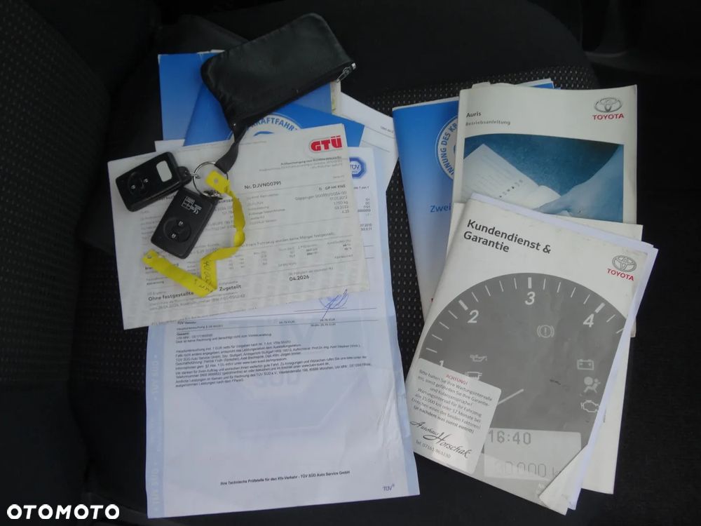 Toyota Auris 1.6 Premium MS - 40