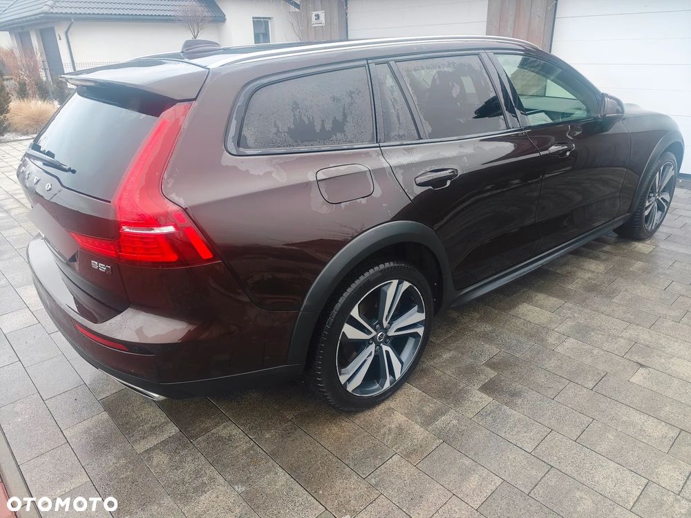 Volvo V60 Cross Country - 5