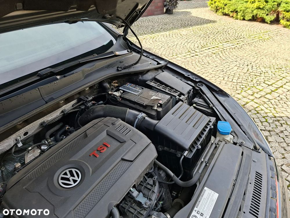 Volkswagen Golf - 23