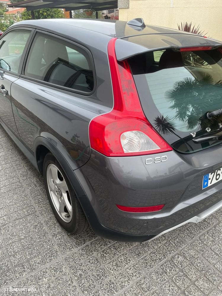 Volvo C30 1.6 D Drive 99g Summum Start/Stop - 4