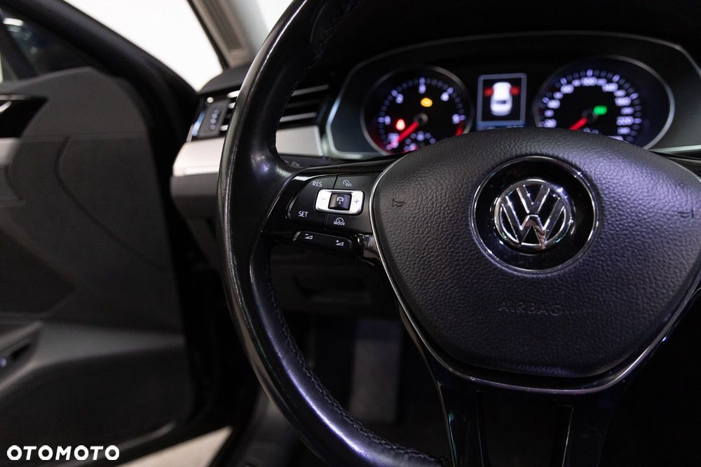 Volkswagen Passat 2.0 TDI (BlueMotion Technology) DSG Highline - 10