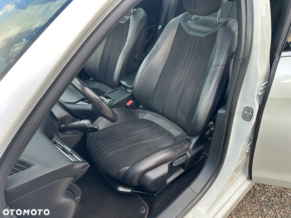 Peugeot 308 1.2 PureTech GPF GT Pack S&S - 11