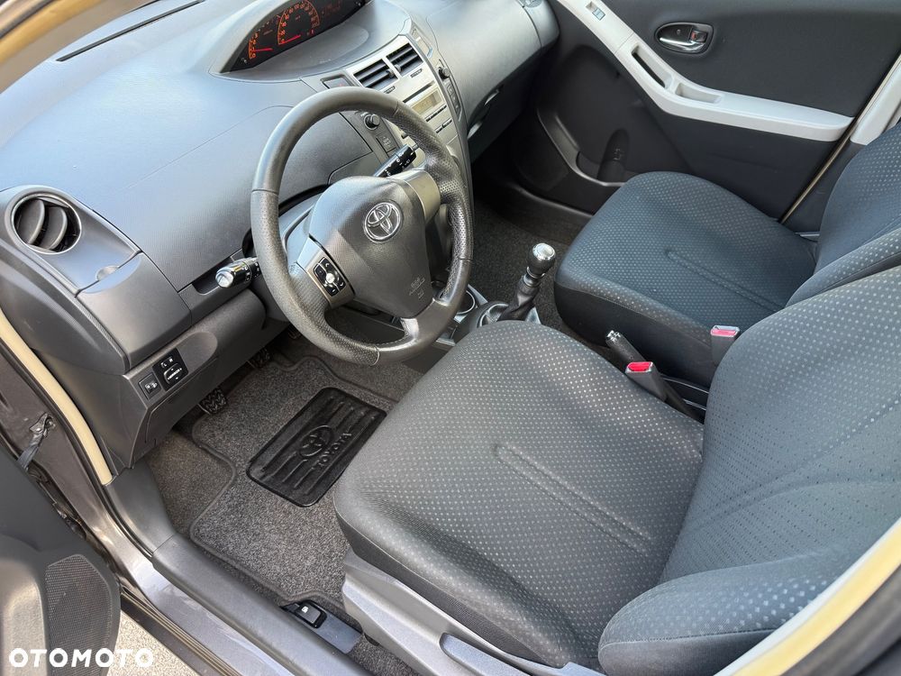 Toyota Yaris 1.33 2010 - 16