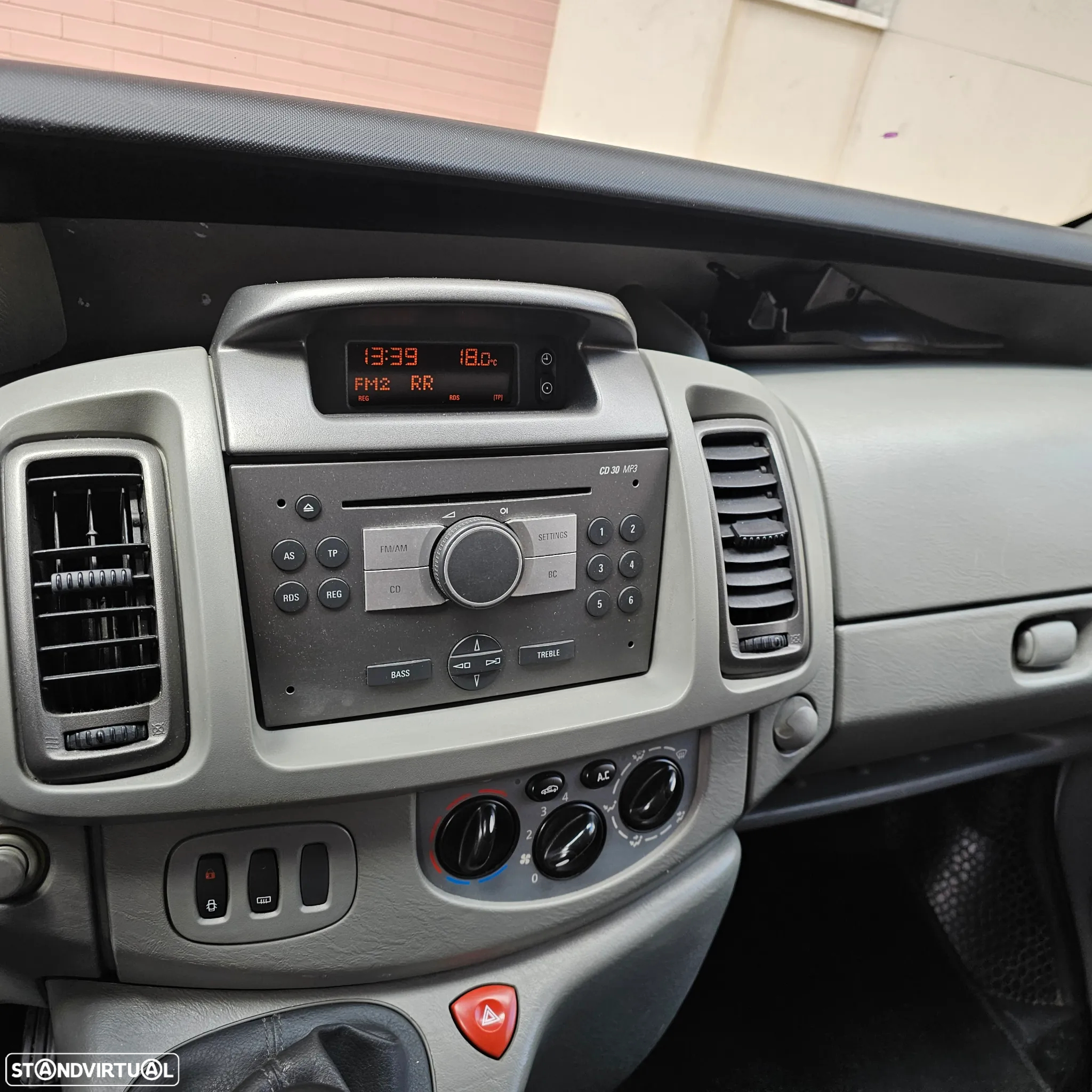 Opel Vivaro 2.0 CDTi L1H1 2.7T 6L - 29