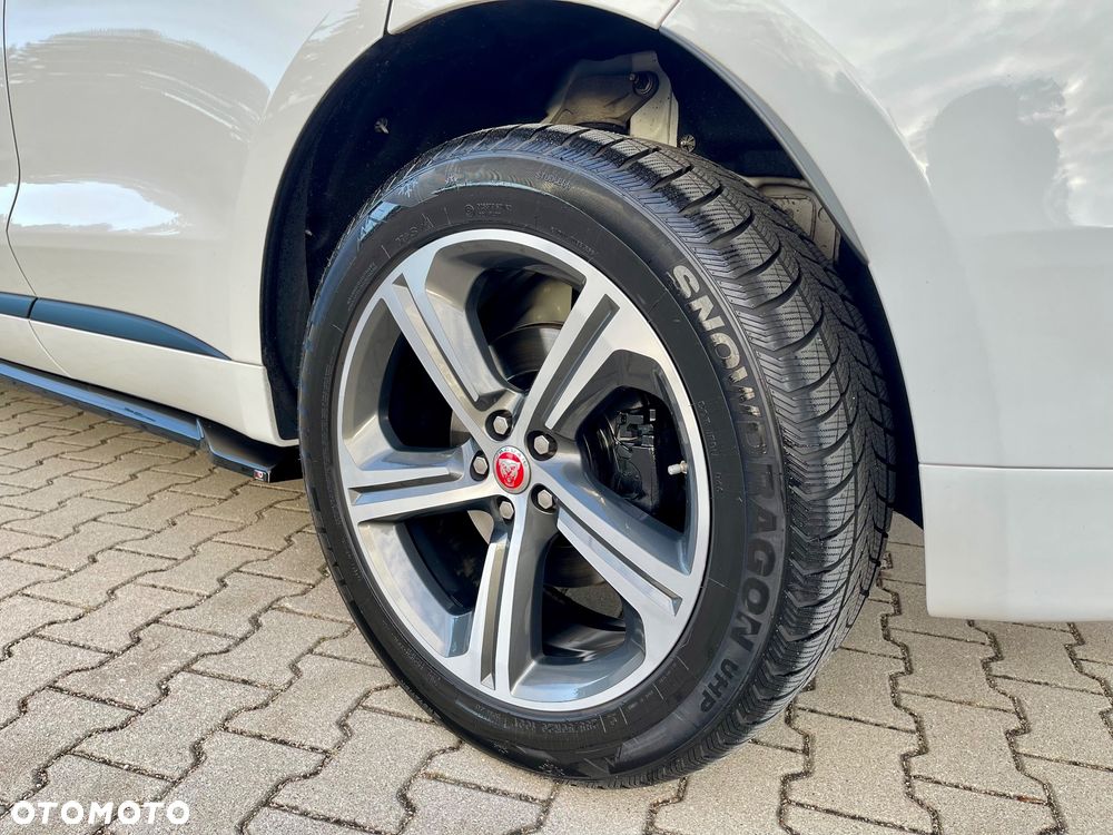 Jaguar F-Pace 2.0 i4D RWD R-Sport - 24