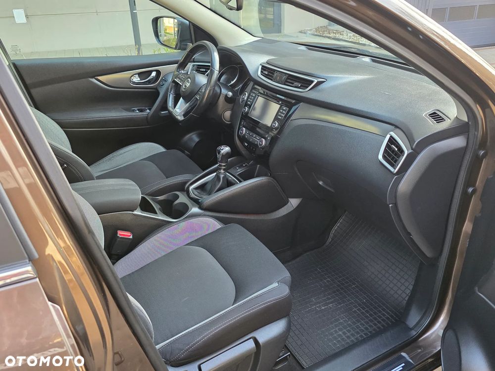 Nissan Qashqai 1.6 DCi 4x4 N-Connecta - 17