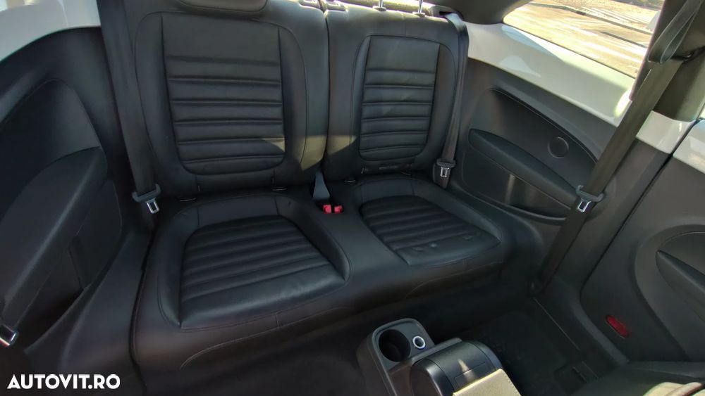 Volkswagen New Beetle - 6