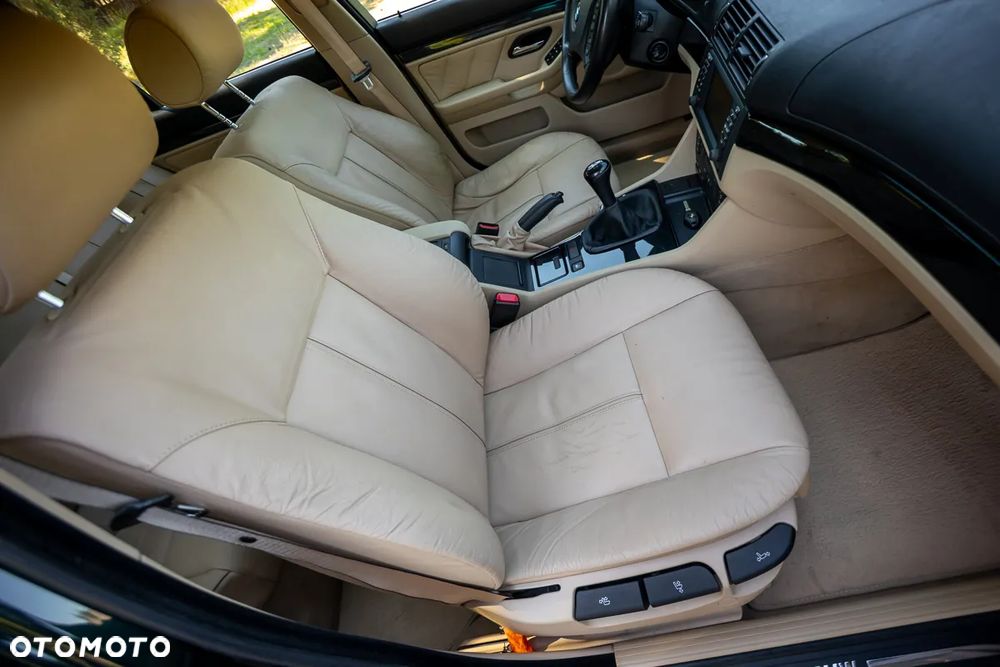 BMW Seria 5 525d Touring - 19