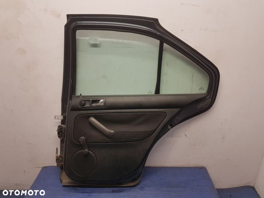 VOLKSWAGEN BORA DRZWI TYŁ PRAWE - 11