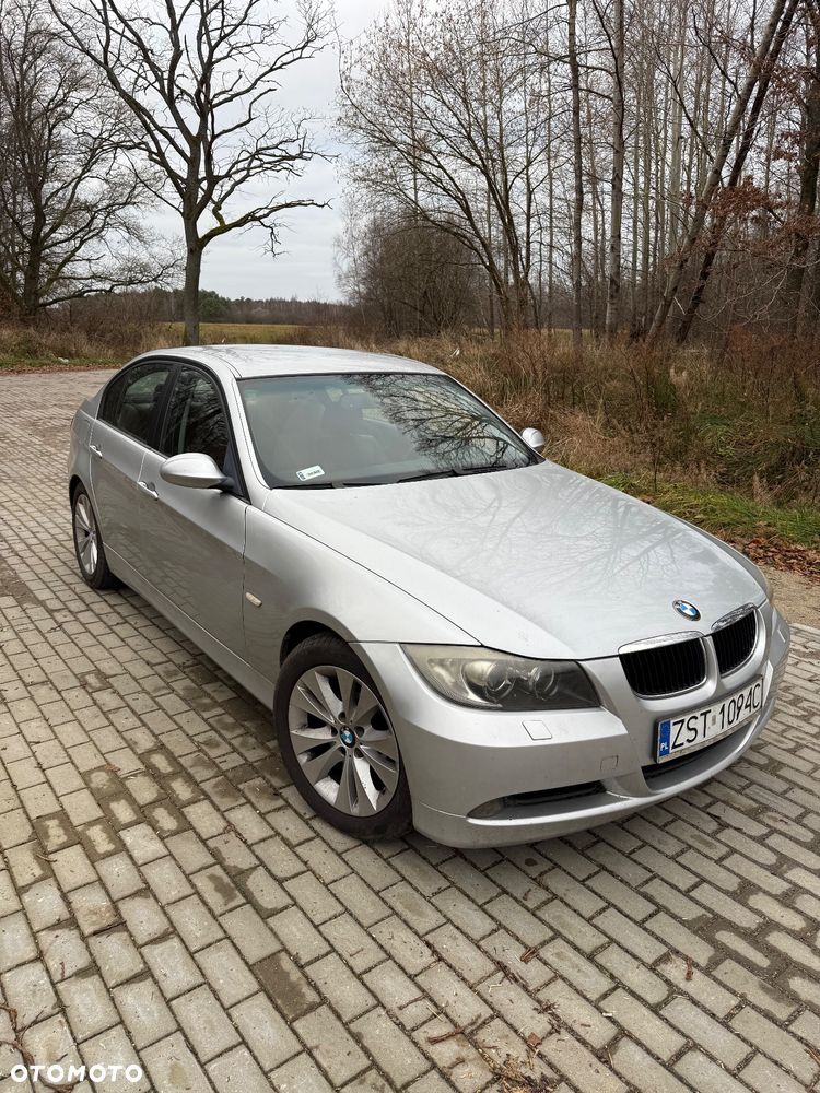 BMW Seria 3 320i - 1