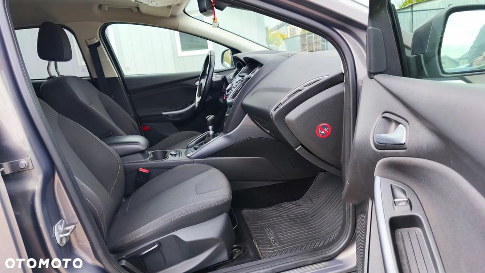 Ford Focus Turnier 1.6 EcoBoost Start-Stopp-System Titanium - 24