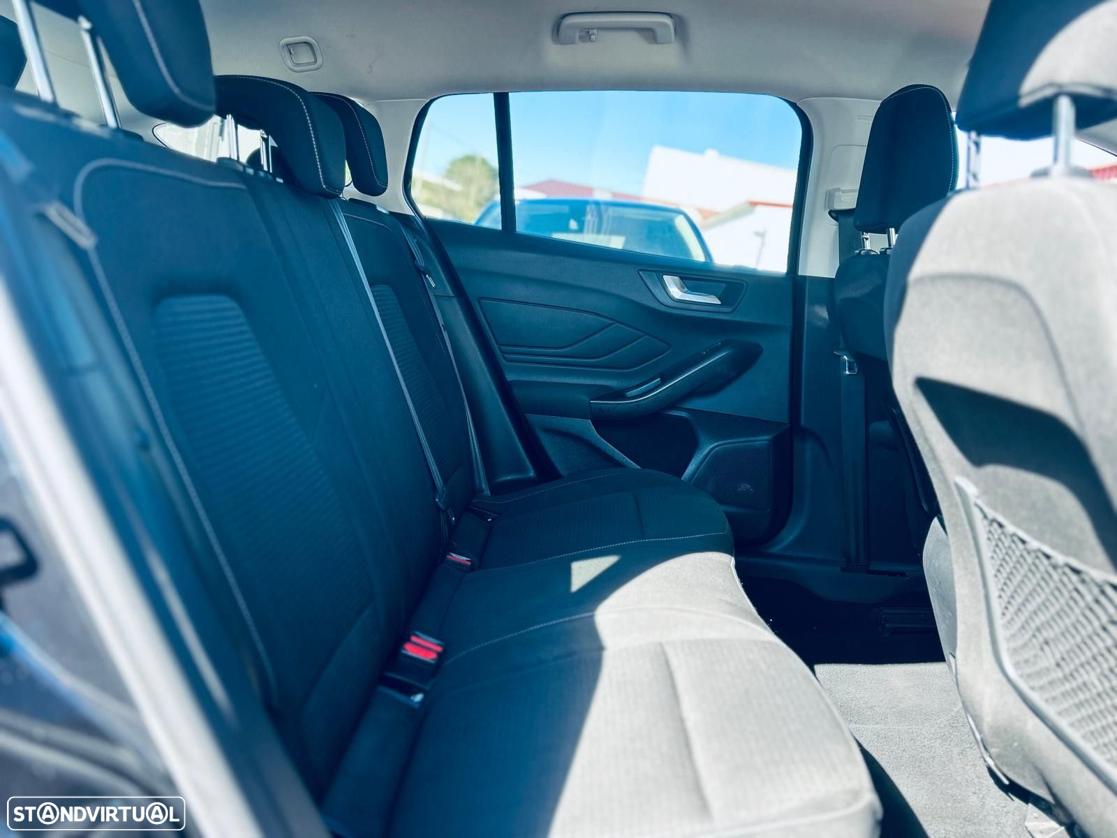 Ford Focus SW 1.0 EcoBoost Business - 21