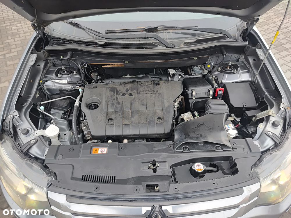 Mitsubishi Outlander 2.2 DI-D 4WD Plus - 33