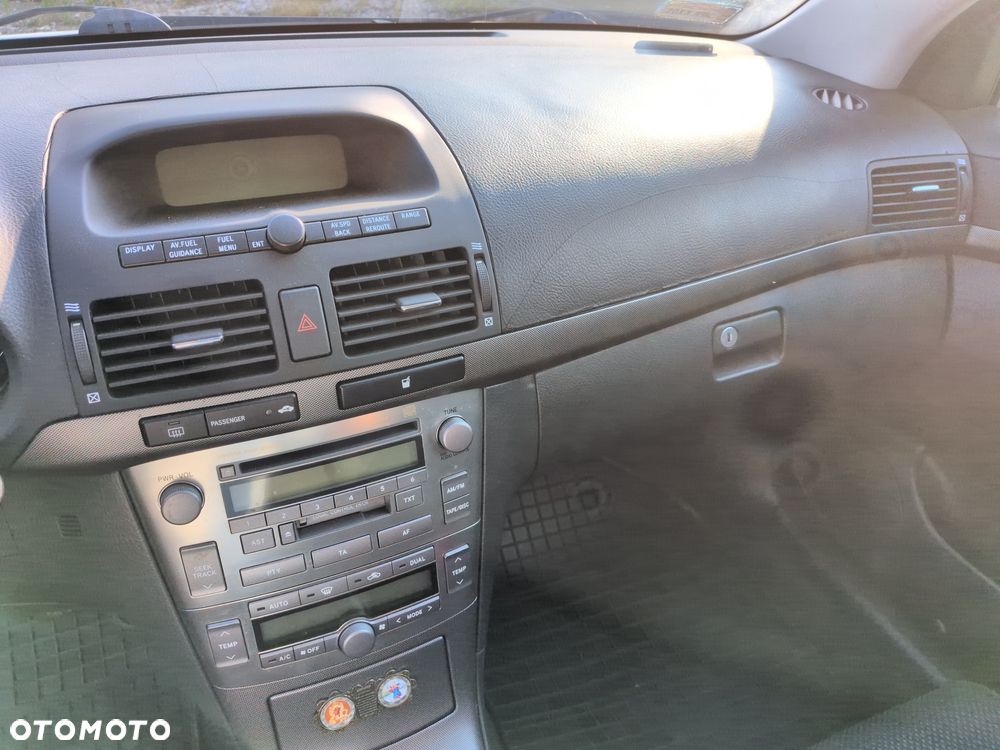 Toyota Avensis - 6