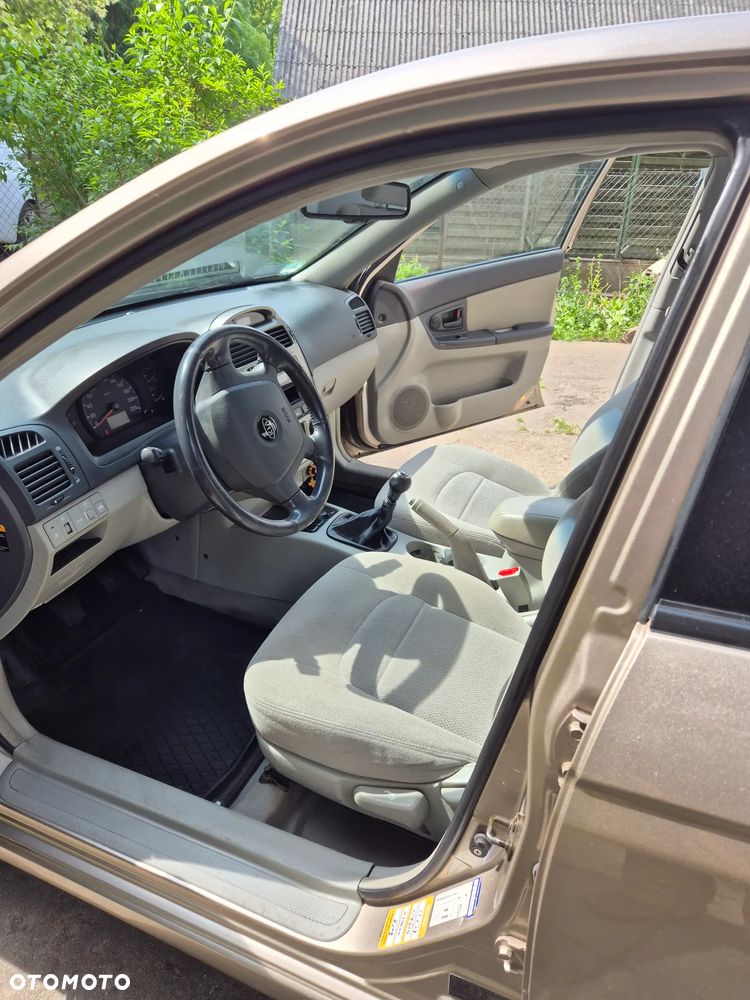 Kia Cerato - 12