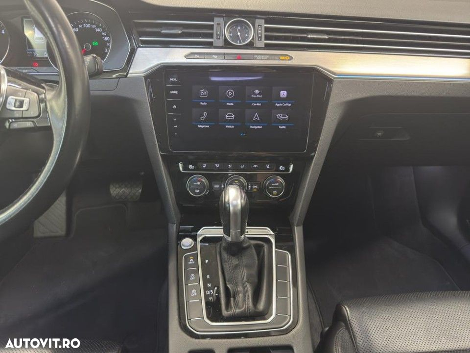 Volkswagen Passat - 13