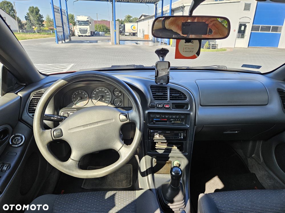 Mazda 323F - 16
