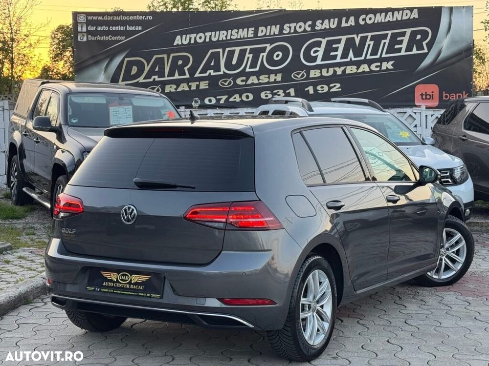 Volkswagen Golf - 8