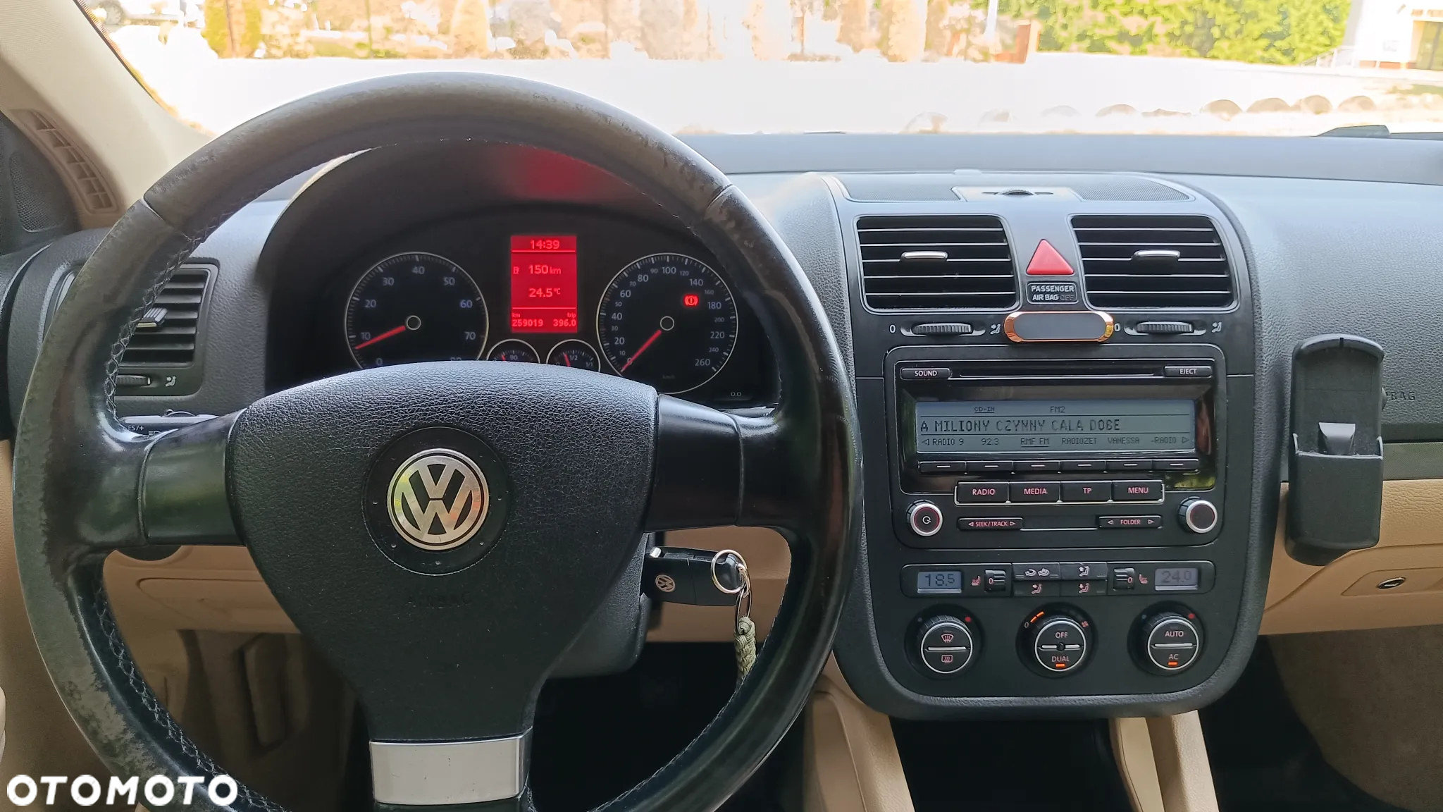 Volkswagen Golf V 1.6 Comfortline - 25